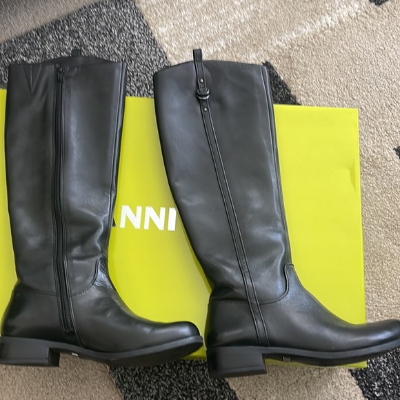 Black Leather Riding Boots - Picture 5 of 6